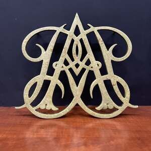 Vtg Virginia Metalcrafters 1950 Queen Ann Cypher Brass Trivet CW10-10